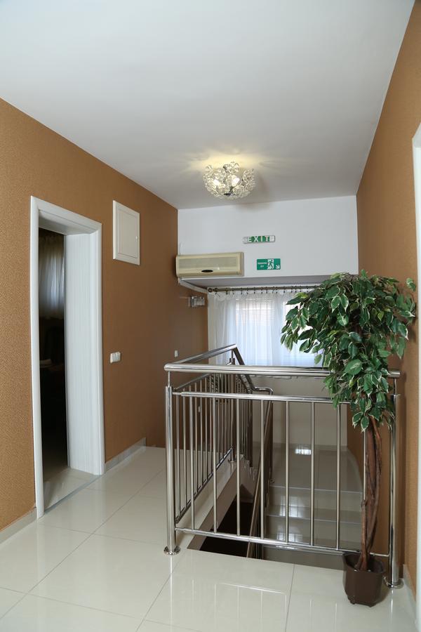 B&B Vila Bela Ruza Szávaszentdemeter Kültér fotó