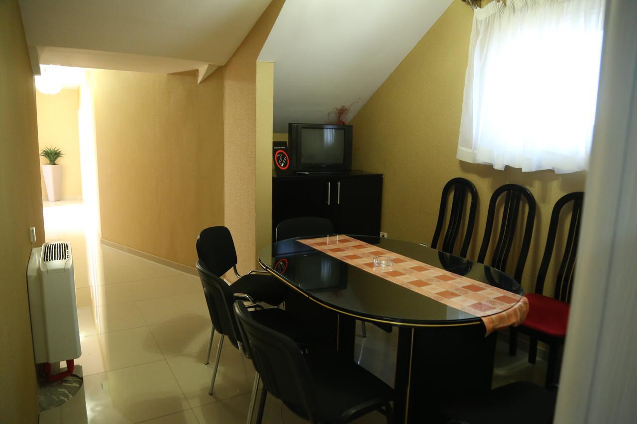 B&B Vila Bela Ruza Szávaszentdemeter Kültér fotó